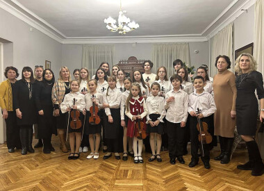 Виступ учнів в музеї В.Г.Короленка до Дня Збройних сил України і Дня Святого Миколая