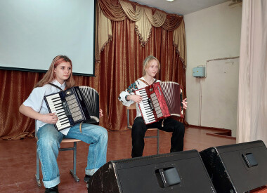 ВЕСНЯНІ  МЕЛОДІЇ
