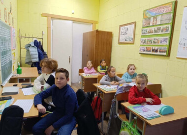 "Любий, любий Миколай, до нас в гості завітай!"