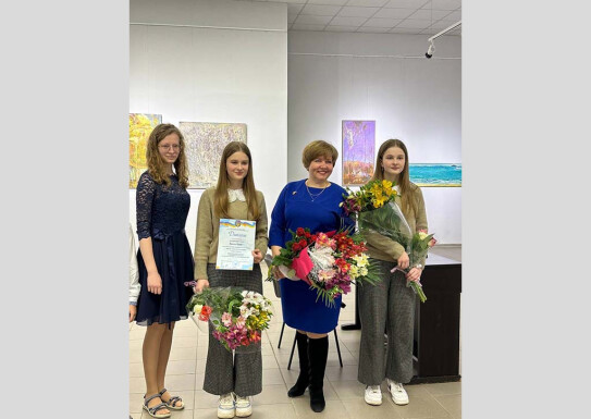 Привітали колектив Галереї мистецтв з Днем народження