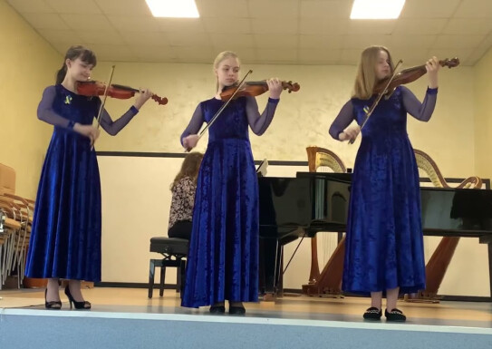 «Кавові гойдалки» - ансамбль скрипалів «Віолінки». Оркестровий (струнно-смичкові)
