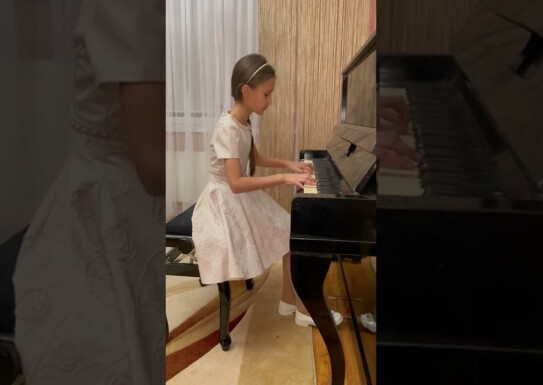 Мелодії Різдвяної ночі Лариса Волошина "Мрії" виконує Марина Дяченко
