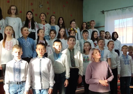 «Друзі хороші мої» - зведений хор, солiстка Юлiя Шевченко. Вокально-хоровий відділ