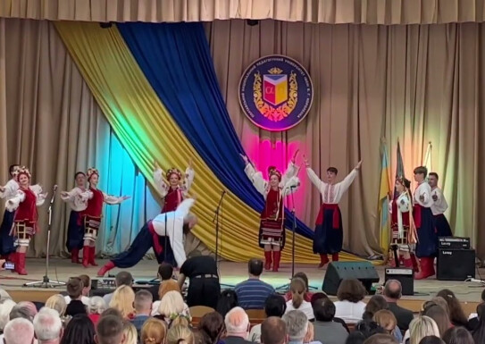 «Гопак» - театр народного танцю «Барви». Хореографічний відділ