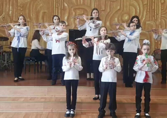 Обр. Анна Благоразумная О. Білаш " Впали роси на покоси" Виконує Ансамбль флейтистів Концертмейстер Таганова Олена