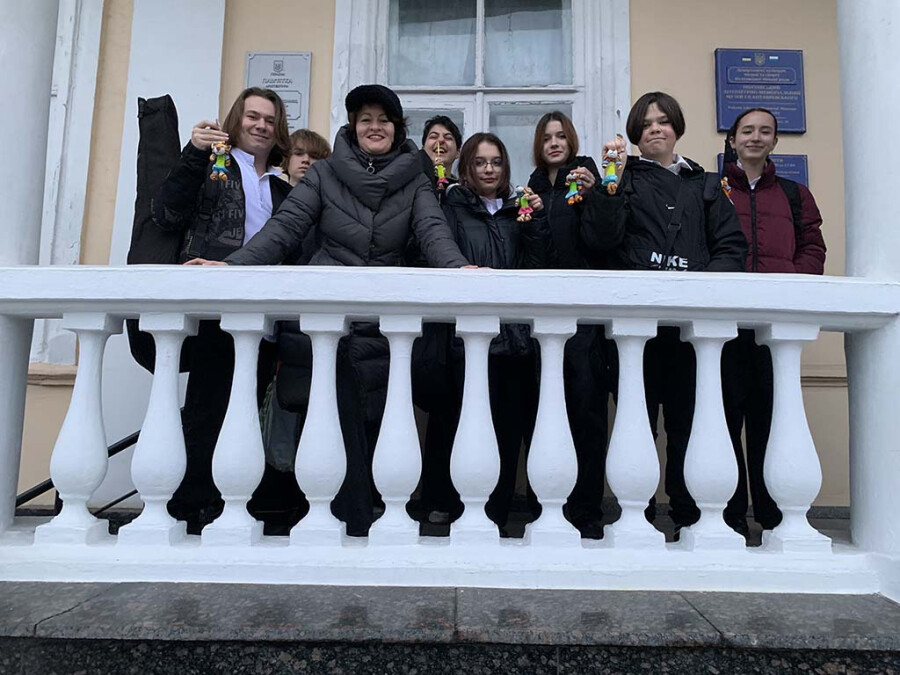 Щоб у нашій у оселі всі свята були веселі