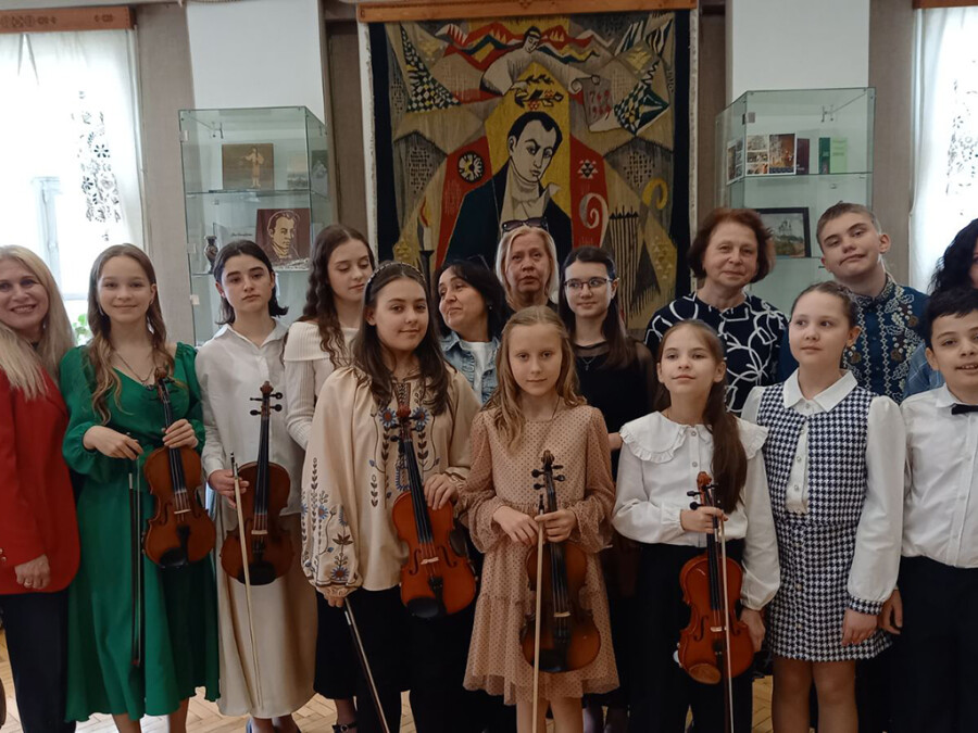 "Великодні передзвони"- мистецький захід в літературній частині музею І.П.Котляревського