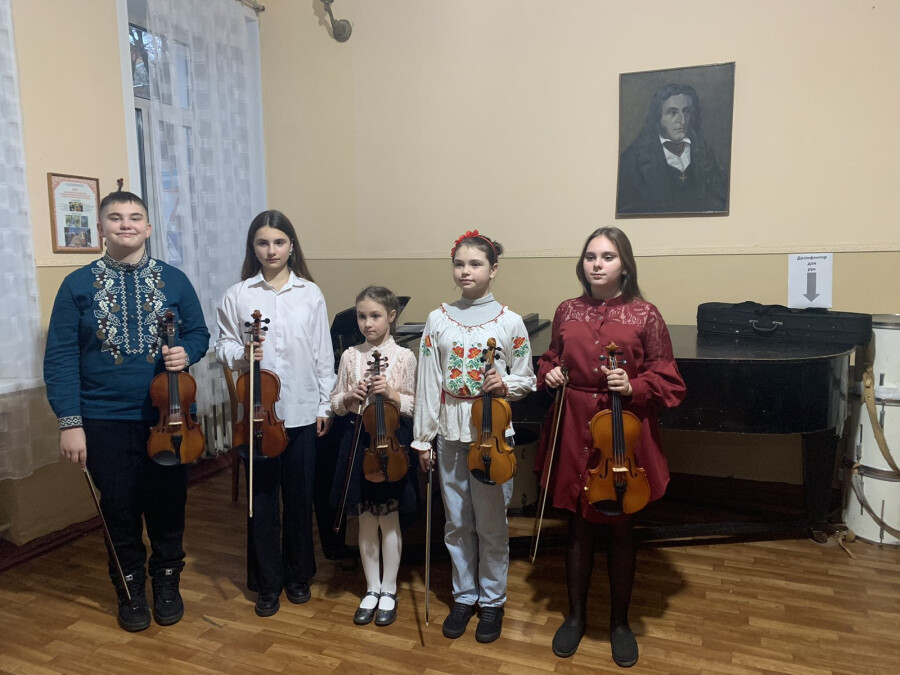 Академічний концерт учнів молодших класів на струнно-смичковому відділі